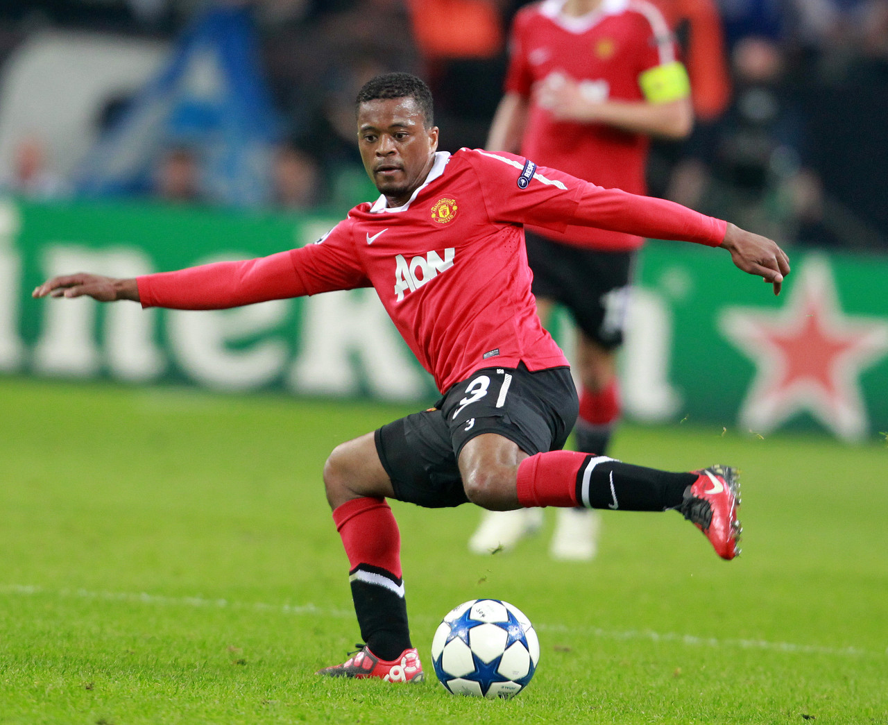 他虽然在场 他虽然在场